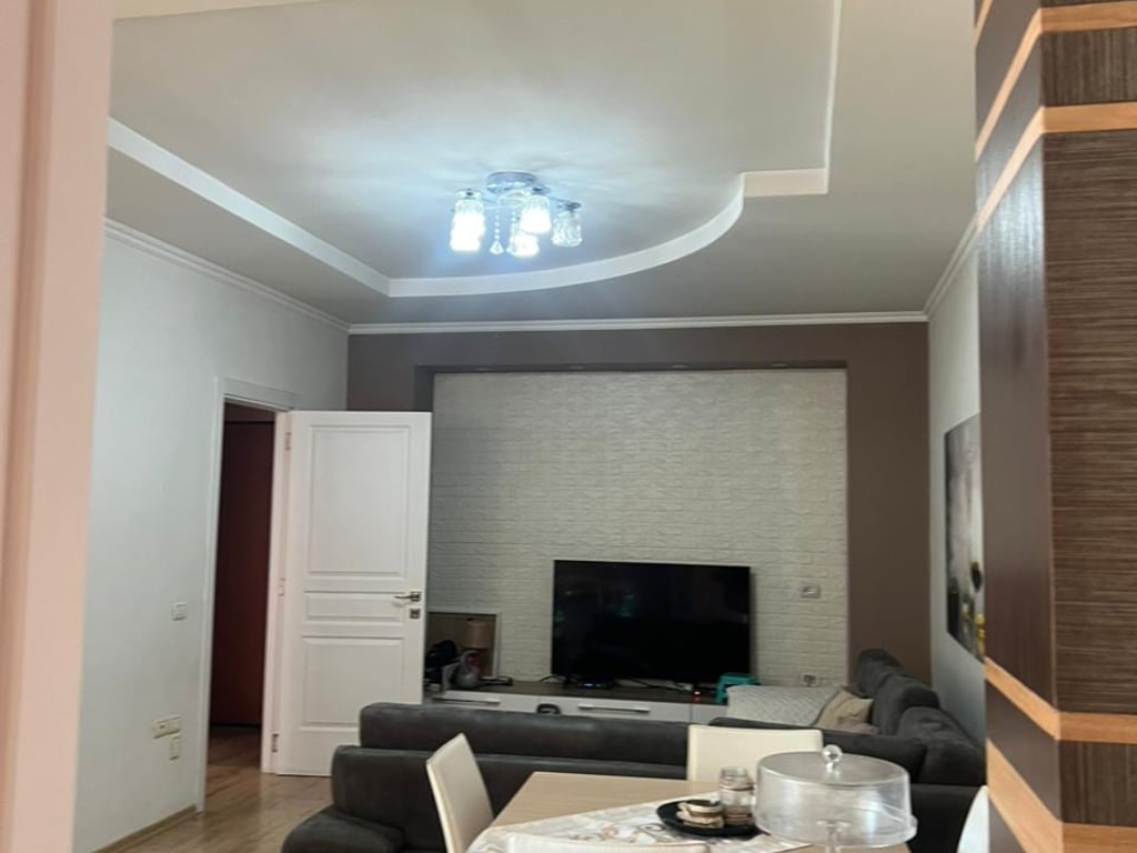 Appartamento 2+1+1 in affitto scuola Partizani