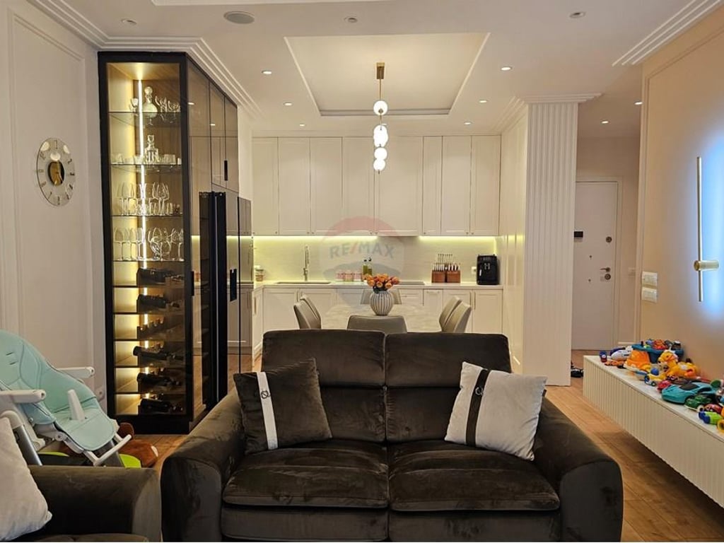 2+1+2 apartment for sale in Residence in Teg!