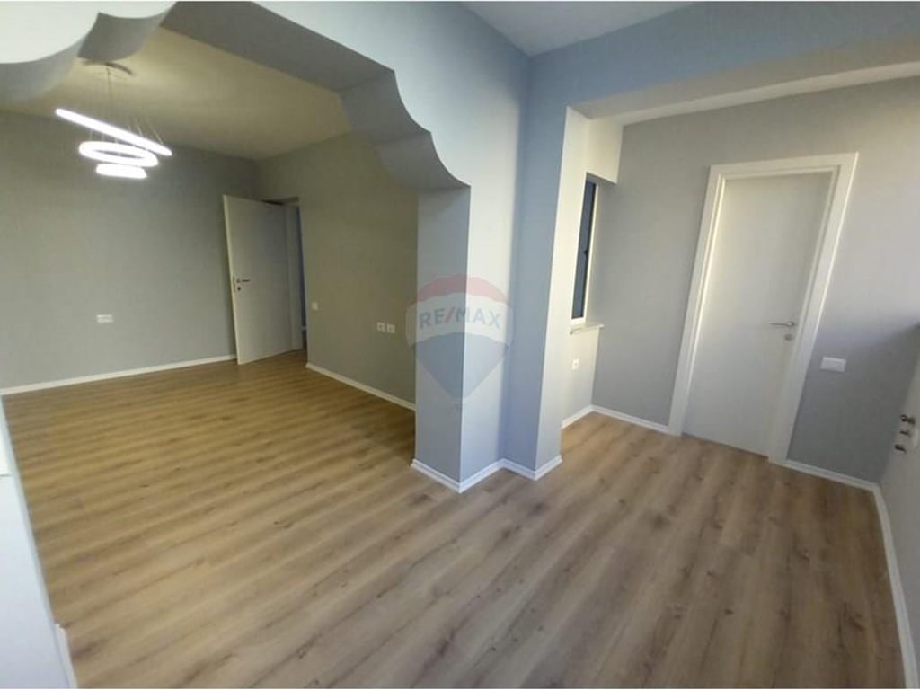 Shitet apartament 2+1 ne Myslym Shyri