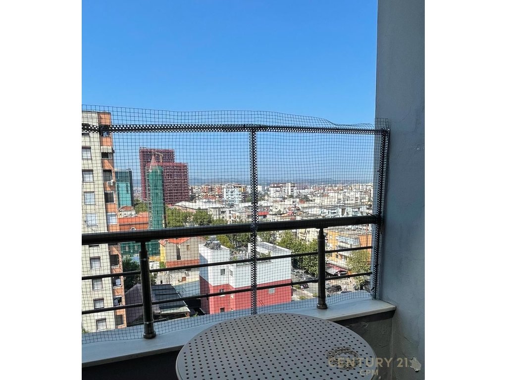 Appartamento 1+1+2 in affitto all'inizio di via Kavajë.
