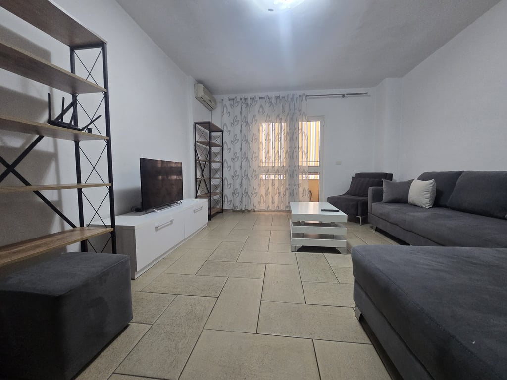 A 2+1 apartment is available for rent at Wilson Square near the post office.