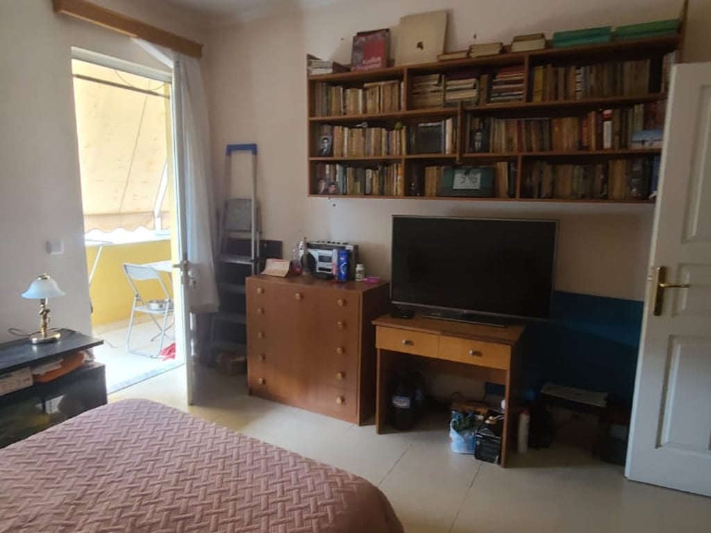 Shitet Apartament 2+1 tek Komuna e Parisit!