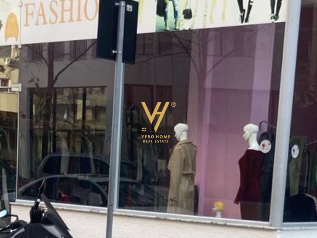 FOR SALE SHOP 65 M2 NEAR CASA ITALIA 140,000 EURO