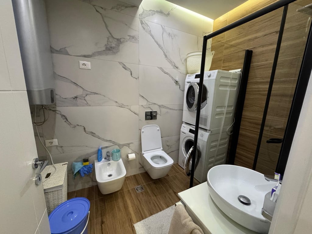 🔑SHITET APARTAMENT 3+1  LIQENI I THATË