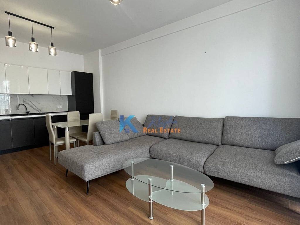 Apartament 1+1 per qira te Kompleksi Arlis, ne rrugen e Dibres