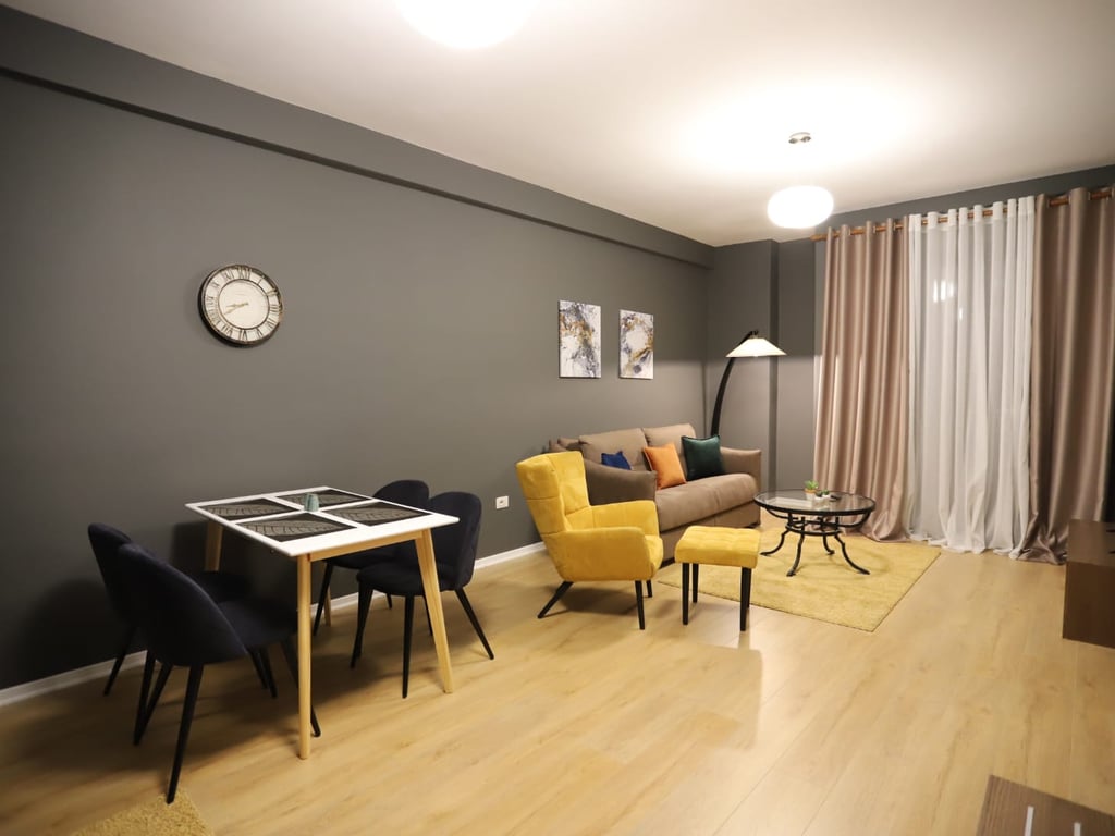 Jepet SUPER Apartament me Qira Mbrapa Mondialit