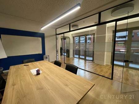 JEPET ME QIRA AMBIENT ZYRE TEK KOMPLEKSI "DELIJORGJI"! OFFICE SPACE FOR RENT AT "DELIJORGJI" COMPLEX!