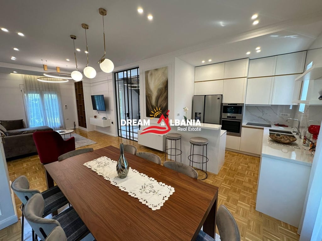 Jepet me qera vile 3 kateshe tek parku i Liqenit prane pallatit te Brigadave (ID 4251322)