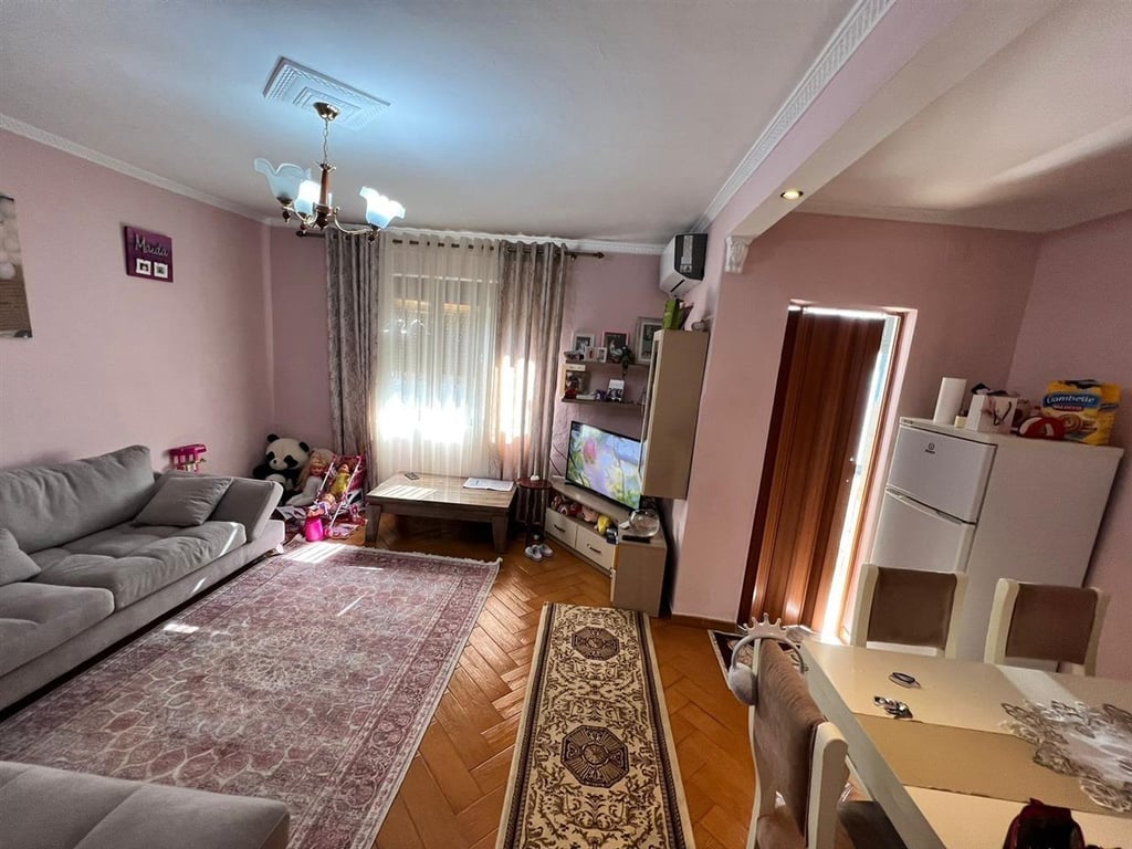 1+1 for rent in Ali Dem, near the School of Freedom.