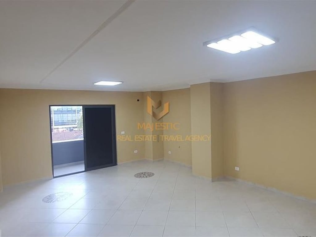 A 3+1+2 apartment is available for rent for offices in the center of Tirana, Rruga Kavajës.