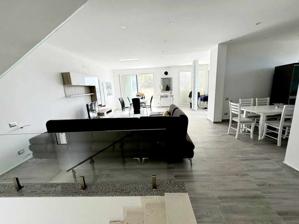 Karpen, private villa in a fantastic position, with a full view of the sea, Karpen.