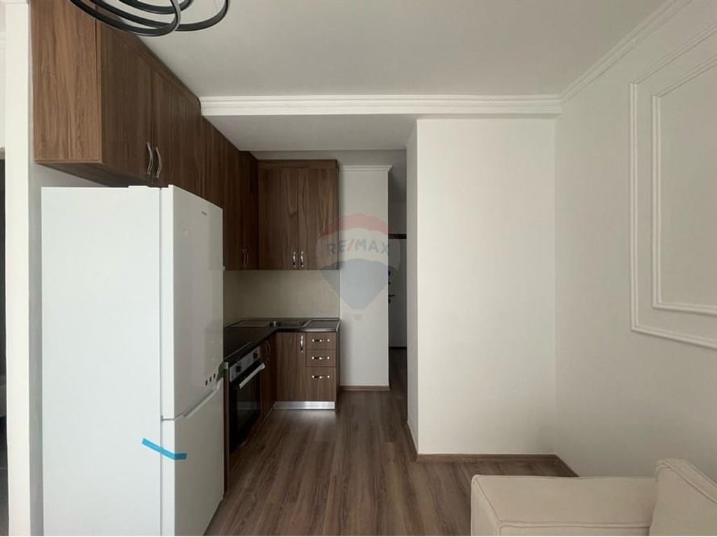 1+1 apartment with parking in Astir