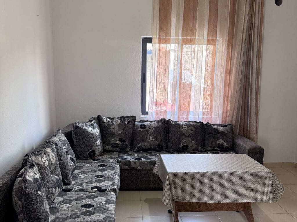 Affittasi appartamento 2+1, Astir vicino a Wellit 400 mila lekë.