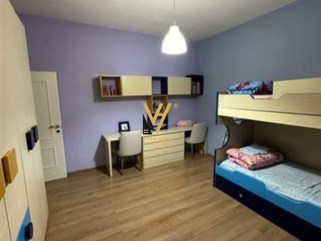 JEPET SHTEPI PRIVATE ME QERA TE RRUGA PRINC VIDI 550 EURO