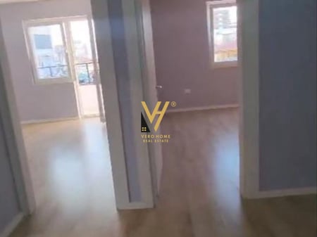 JEPET ZYRE 85 M2 ME QERA TE PAZARI I RI 500 EURO