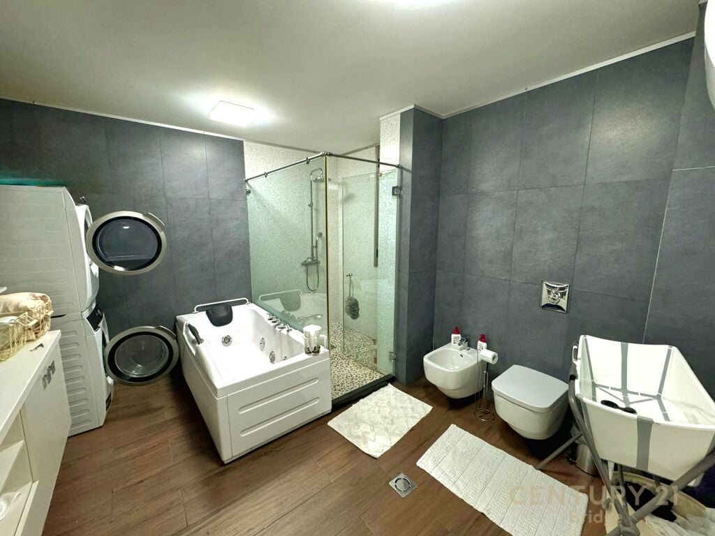 KOMPLEKSI NOBIS, APARTAMENT 3+1 PER SHITJE