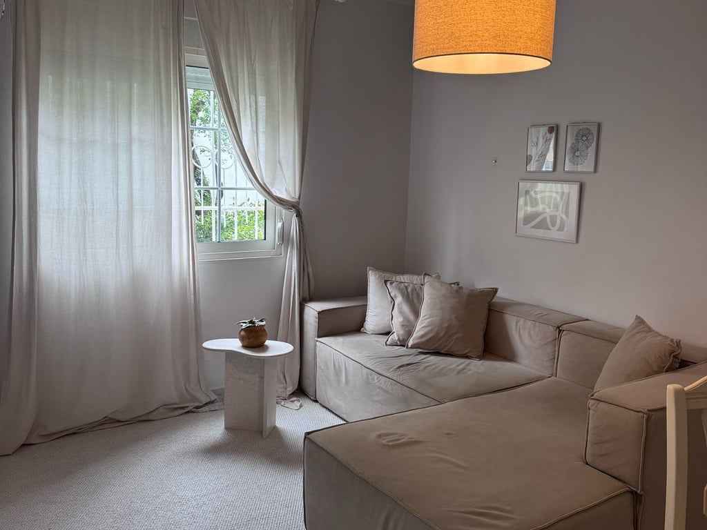 Affittasi appartamento 1+1, Oxhaku vicino alla Moschea Xhura, via Belul Hatibi, 400 mila lekë.