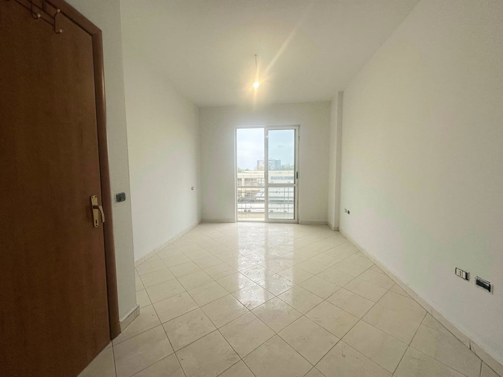 1+1 apartment for sale near the dome in Laprake.