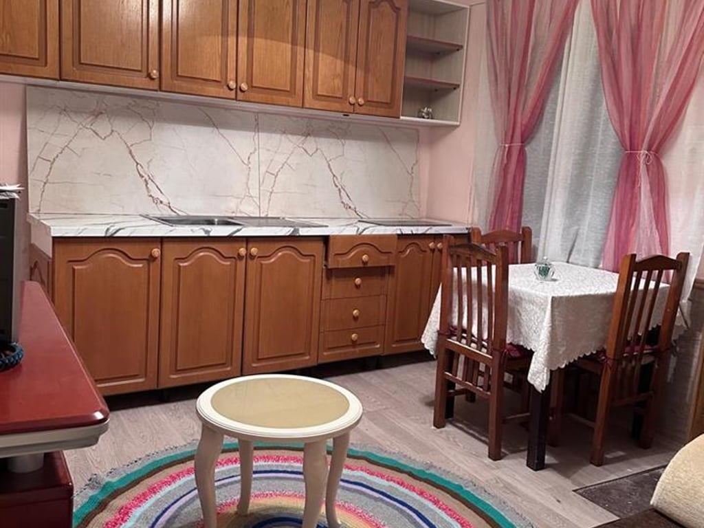 Casa in affitto a Myslym Shyr (40.000 Lek)