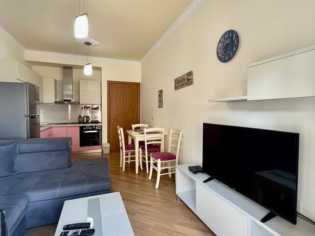 APARTMENT 1+1 FOR SALE ON THE LUNGOMARE, VLORA.