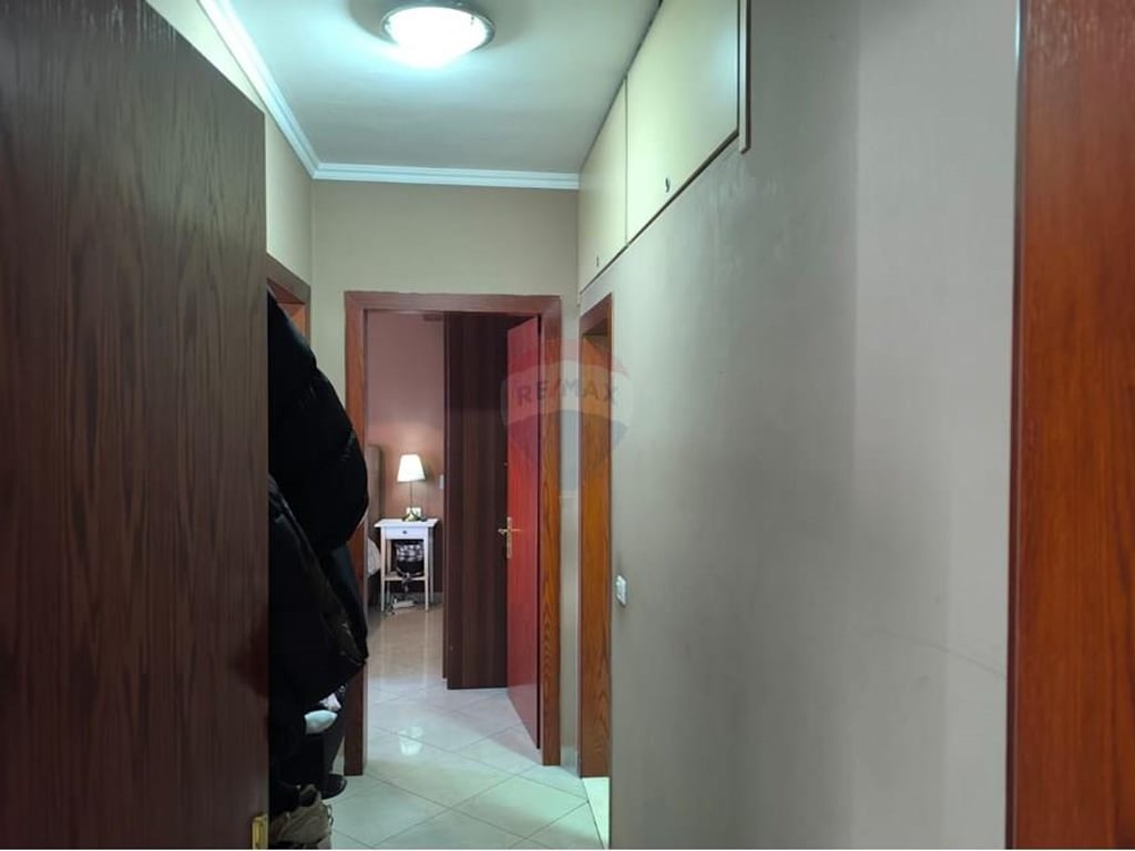 Vendesi appartamento 2+1 in via Kavajë.