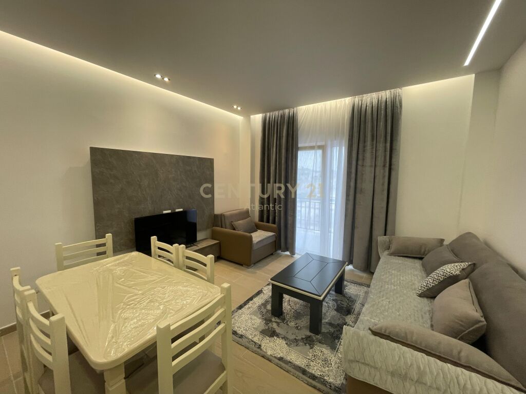 AFFITTASI IL QUARTO PIANO DI UNA VILLA NELLA EX-FOCE, A DURAZZO!