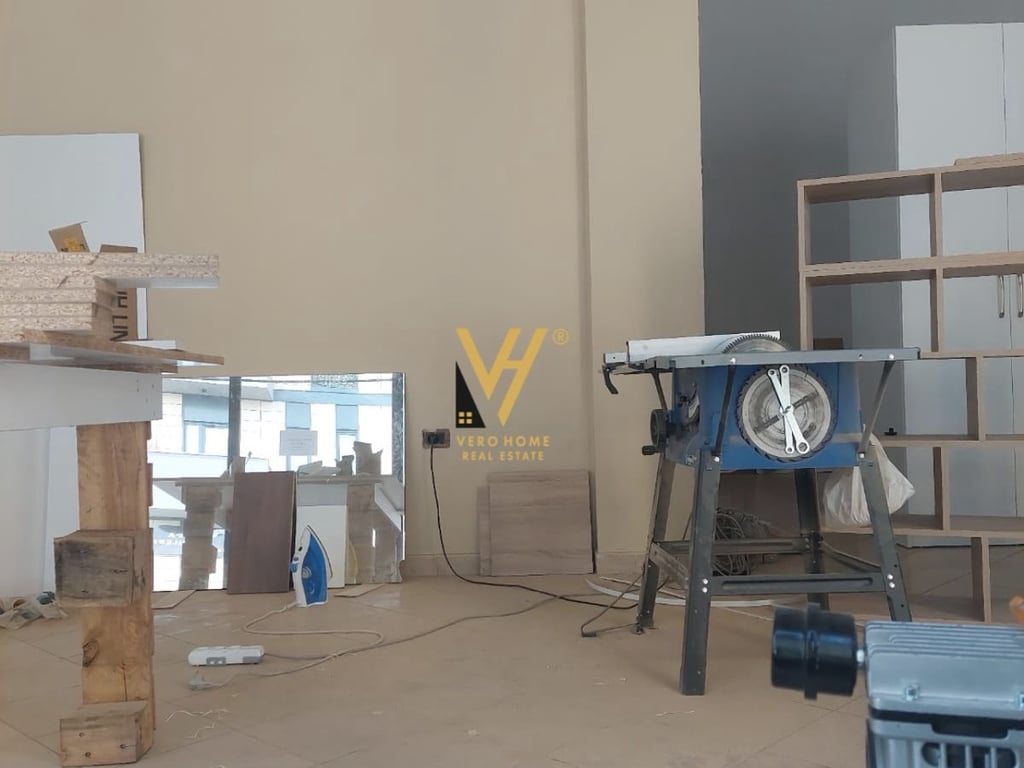 SHOP FOR RENT 61 M2 ON BURGUT STREET 42,000 LEK