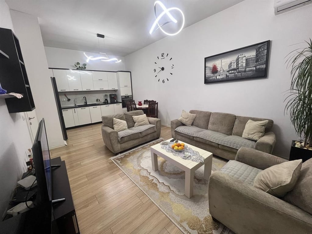 Apartament Me Qera 2+1 prane Cassa Italia (ID B2201261) Tirane