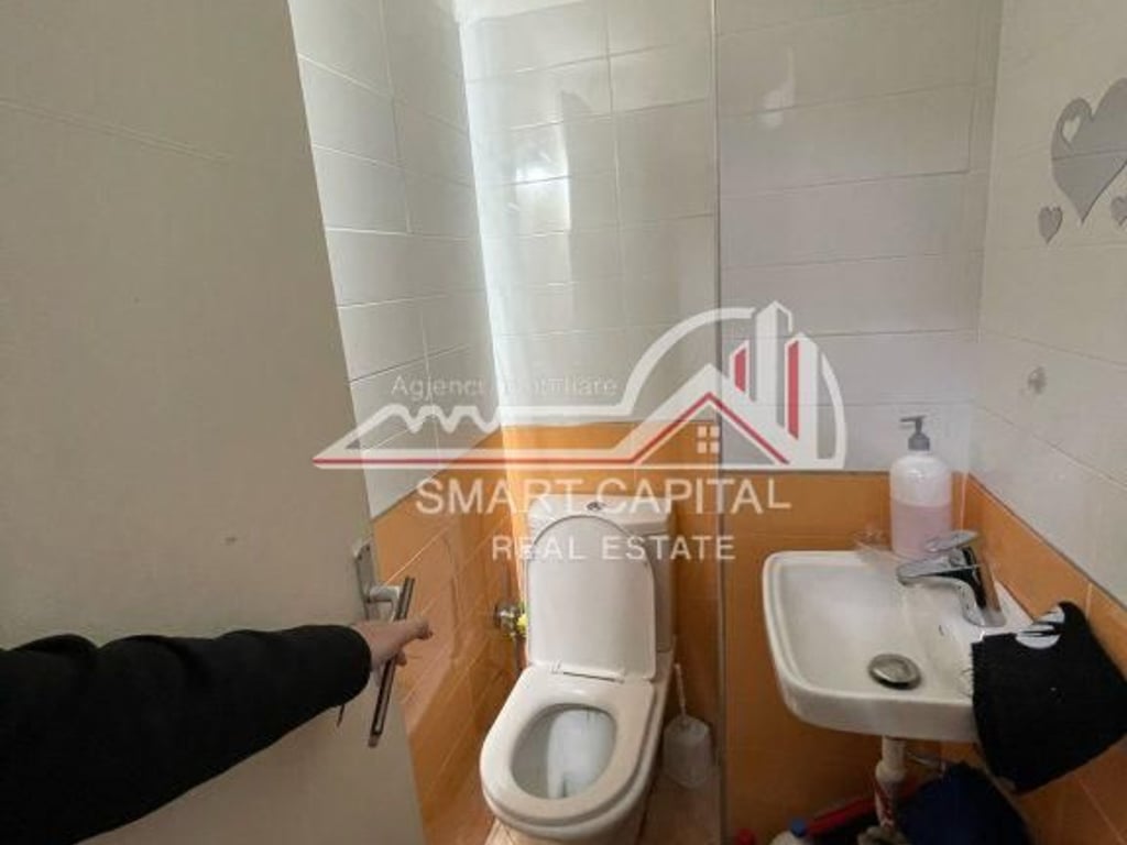BUSINESS UNIT FOR SALE – BOULEVARD, VLORA!