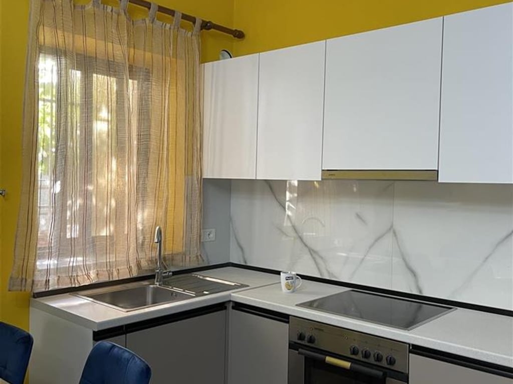 Super Appartamento 1+1 in affitto presso l'ex ristorante Durresi (450 Euro)