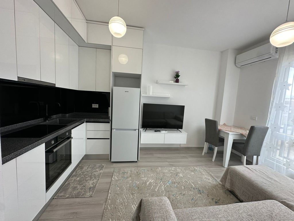 Jepet apartament 1+1 me qira ne Porcelan