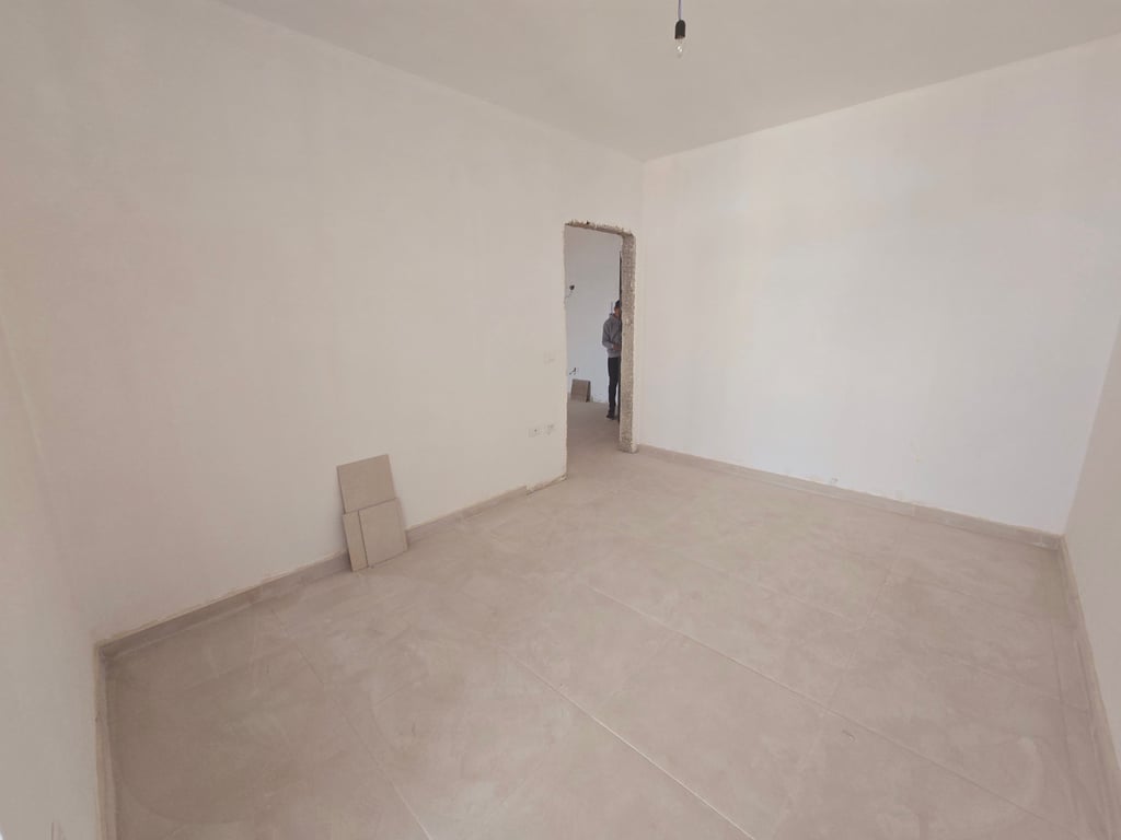 SHITET APARTAMENT 2+1 PRANE UJËSJELLËSIT , DURRËS 
