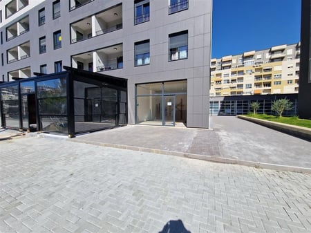 BUSINESS SPACE FOR RENT 59M2 80000 LEK KARL GEGA