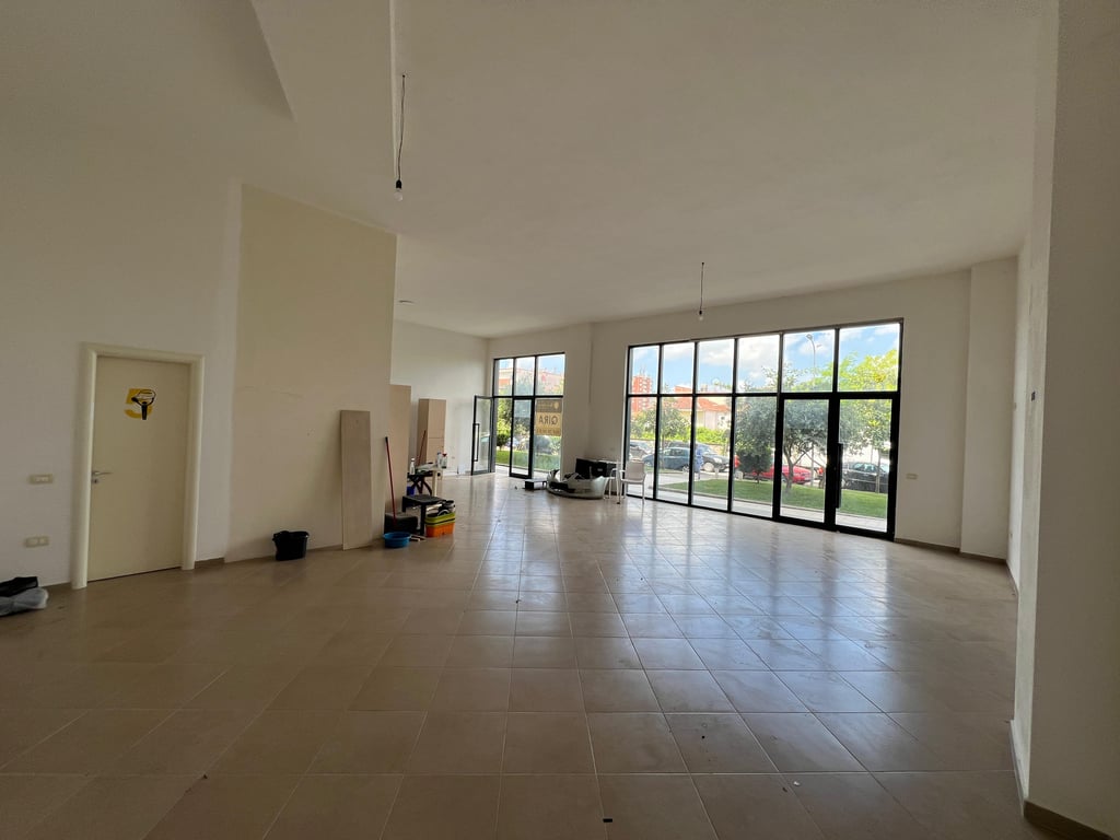 Jepet me qira Ambient Biznesi “Green City – Astir”, Tiranë