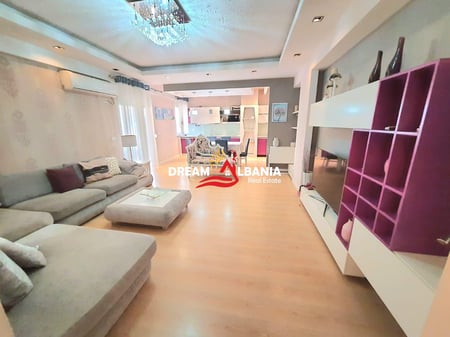 Apartament me qera 3+1 me post parkimi, te Rruga e Barrikadave afer shkolles Lidhja e Prizrenit ne Tirane (ID 4231321)