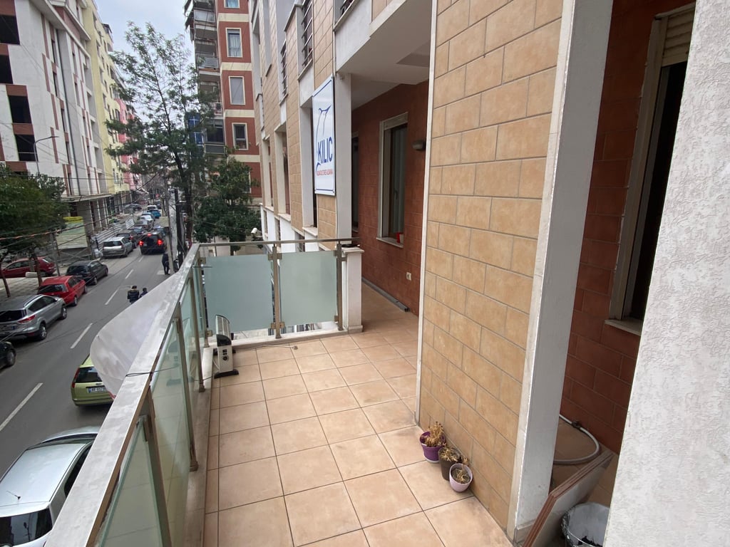 Affitto, Appartamento 2+1, Vicino alla Procura, Tirana.