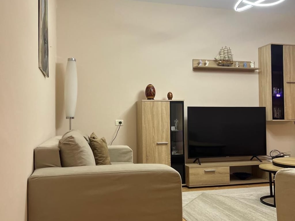 Apartment 2+1 for rent in Myslym Shyri.