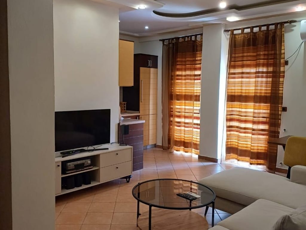 Jepet me qera apartament 2+1 ne Don Bosko 500 euro