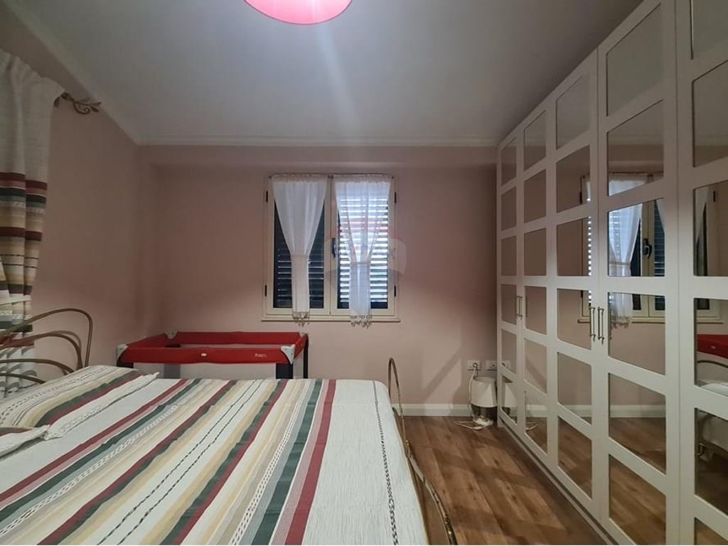 Apartament 2+1 ne shitje prane Ekonomikut!
