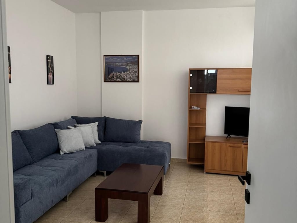 Affittasi appartamento 1+1, via 5 Maggio 450 mila lekë.