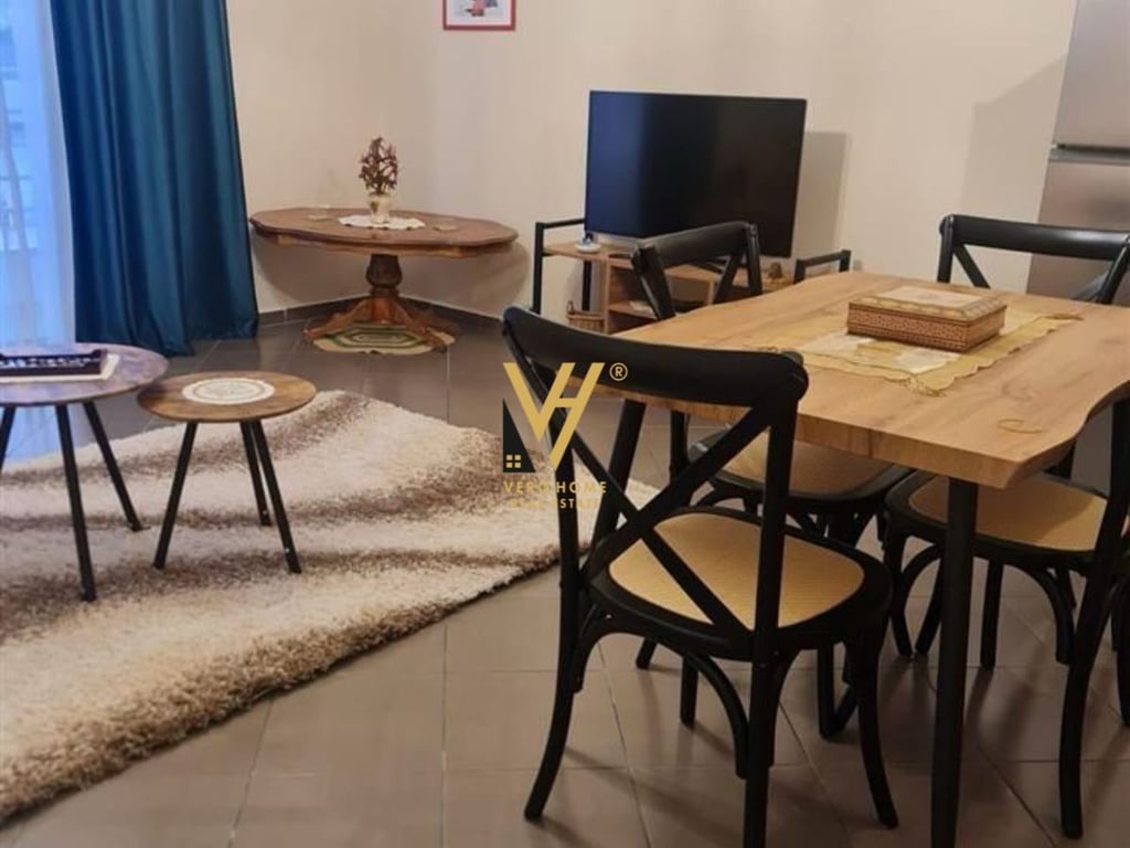 2+1 apartment for rent in Komuna e Parisit, 650 euros.
