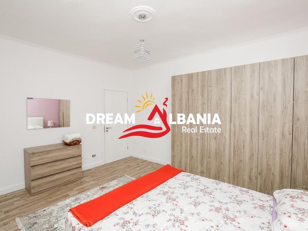 Vendesi Super Appartamento 3+1+2 in Centro, vicino ai 9 Piani a Tirana (ID 4131385)