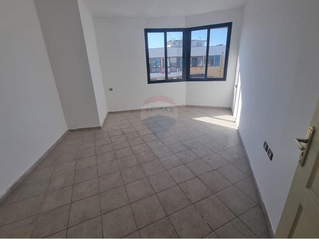 Shitet apartament 2+1 ne Yzberish prane Nela 6!