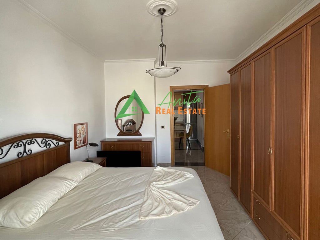 Block offers a 2+1+2 apartment for rent.