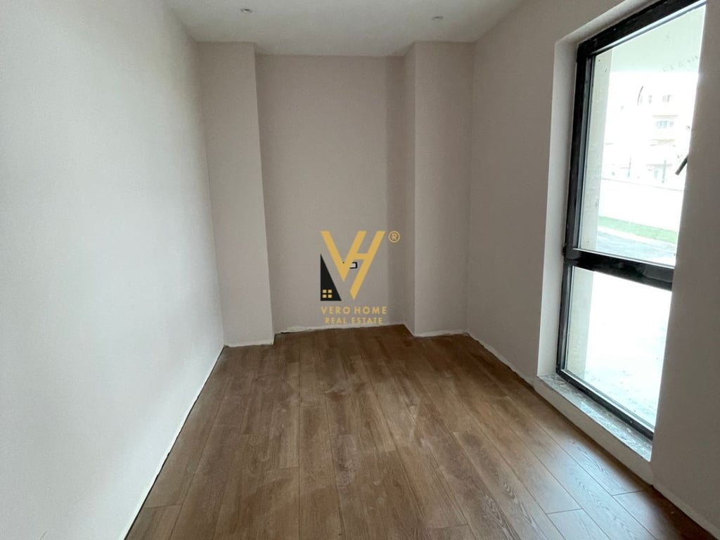 VENDITA DI UNA VILLA A TRE PIANI AL LAGO DI FARKA 900.000 EURO