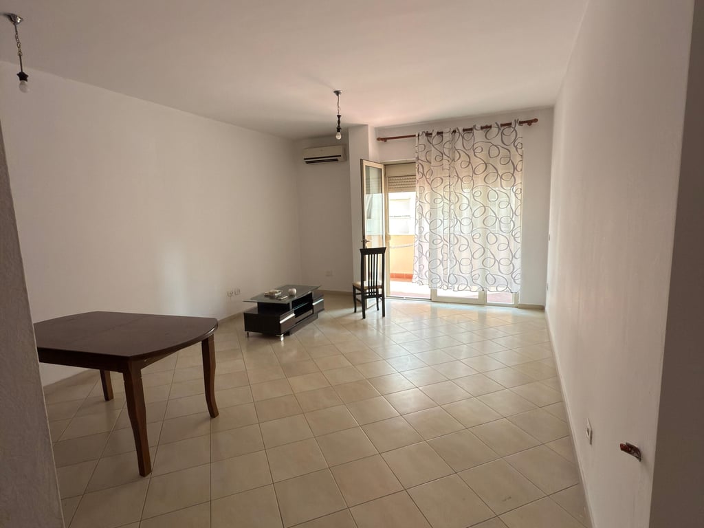 Affittasi appartamento 2+1+2 presso Kristal Centre, Comune di Parigi 📍