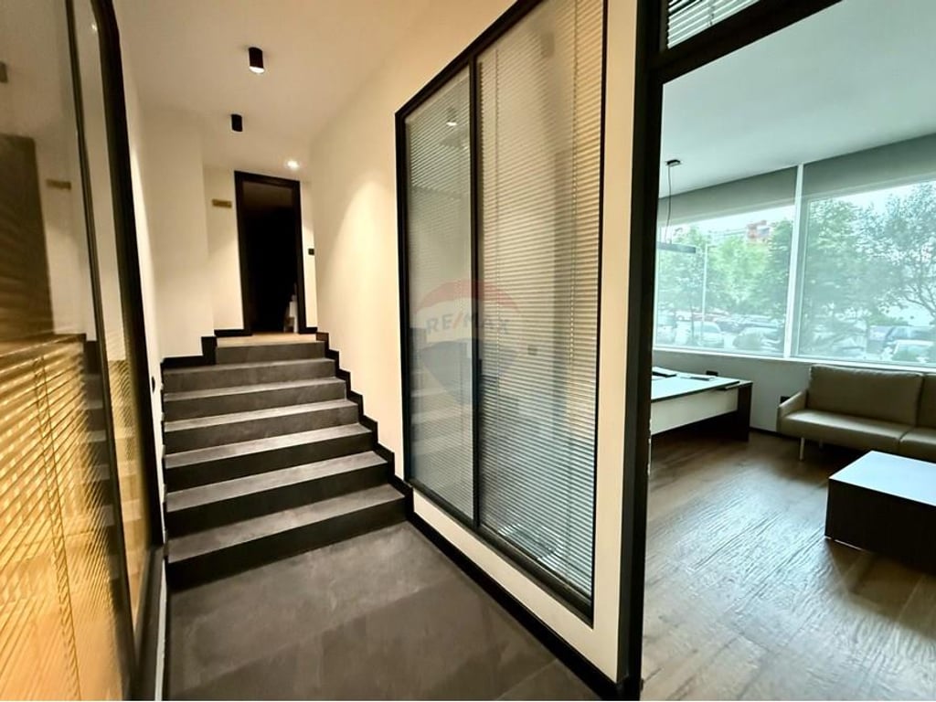 MODERN OFFICE FOR RENT