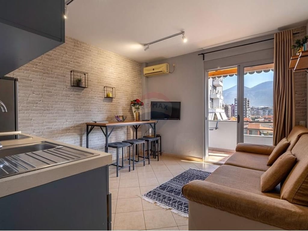 For sale - 1+1 apartment at Pazari Ri