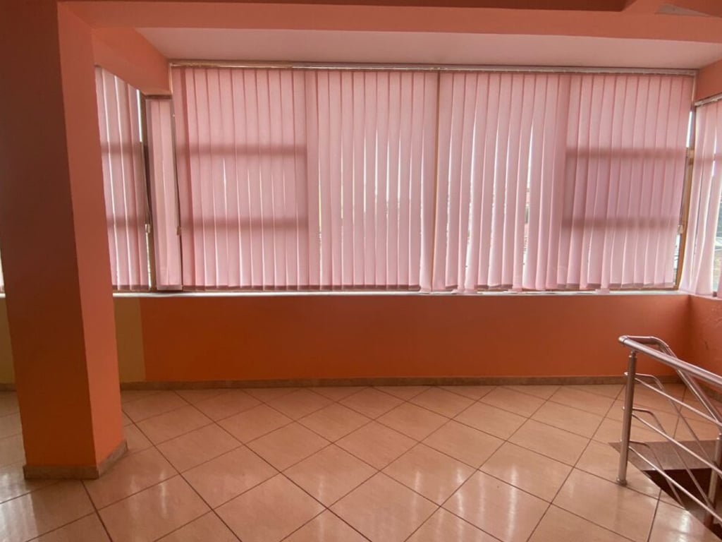 ‼️Opportunity for only 343 €/m²‼️ 🏢Building for sale, 3 floors (2 floors of warehouses + house), near the former Pioneer House, Kavajë.