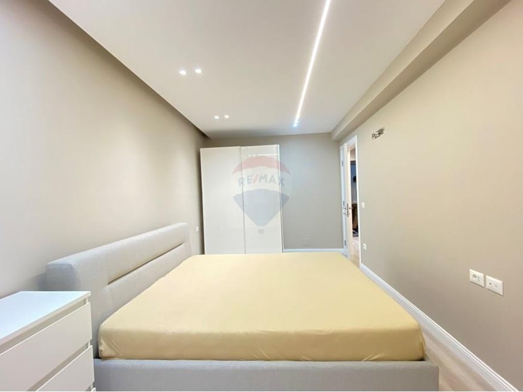 Apartament 1+1+ verande me qira !